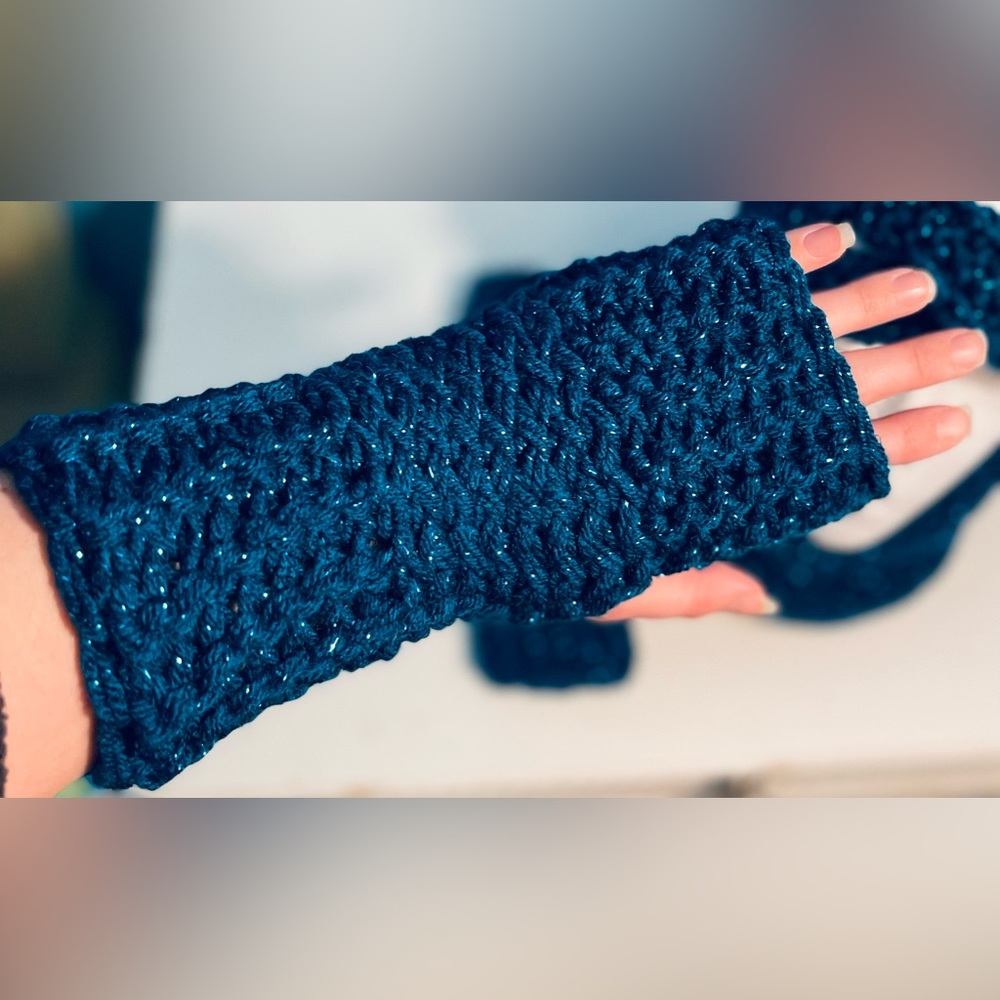 Handmade Hand Crafted Knit Headband Cowl Fingerless Gloves 3 piece Set - Picture 5 of 9